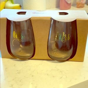 NWT!! stemless wine glasses “mr “ and “mrs”